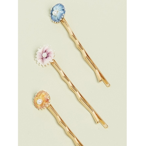 🆕 Sashi 3 Flower Swarovski Pearl Hair Pins - Picture 4 of 6